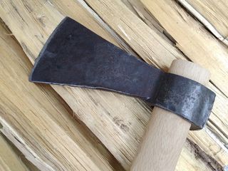 Ascia antica italiana forgiata