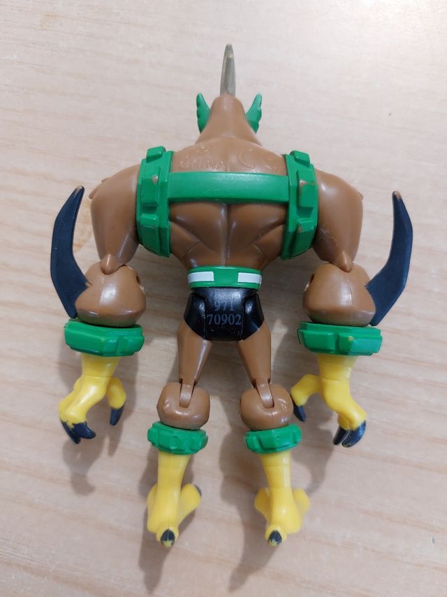 Kickin Hawk Ben 10 Omniverse