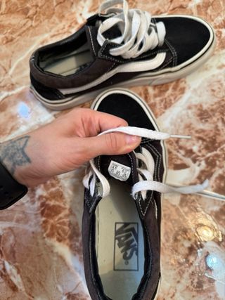 Zapatillas Vans Mujer Negras y Blancas