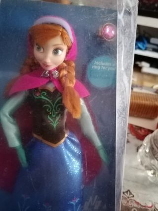 Muñeca Anna Frozen con Anillo