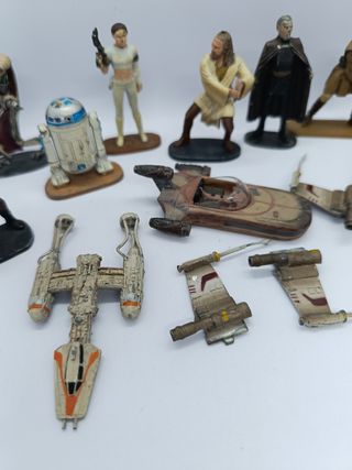 Figuras Star Wars y naves de plomo