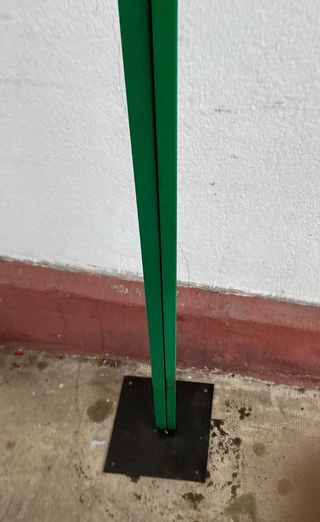 8  pies soldados a base para poste ,20€ cada uno..
