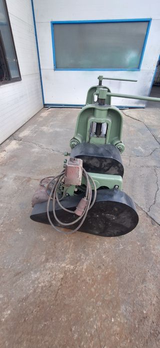 Curvadora de chapa industrial