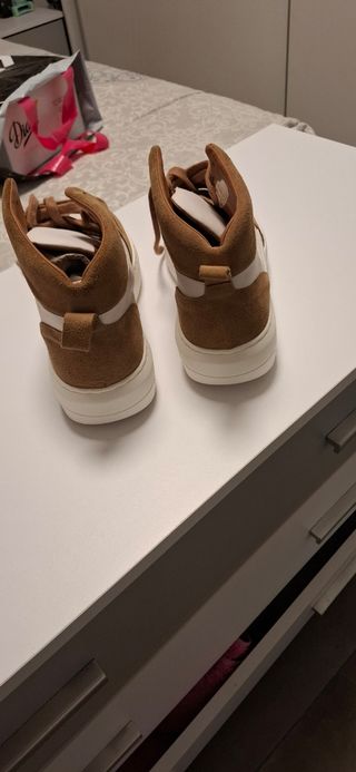 Botines Zapatillas Marrones y Blancas