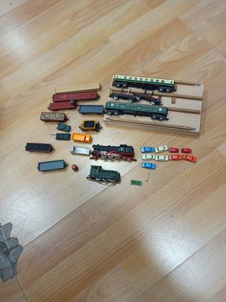 Trenes con vagones antiguos 