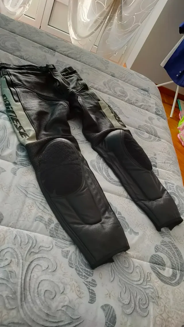 Pantaloni in pelle Dainese