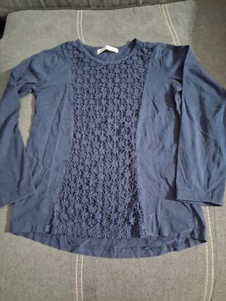 Camiseta niña azul con encaje