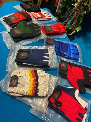 Guantes deportivos varios colores 