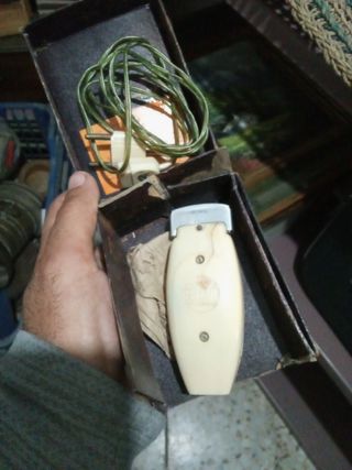 Antigua máquina de afeitar Belcut