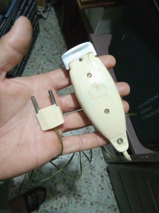 Antigua máquina de afeitar Belcut