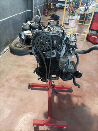 Despiece Motor 1.6 dci sin bloque ni cigüeñal 

