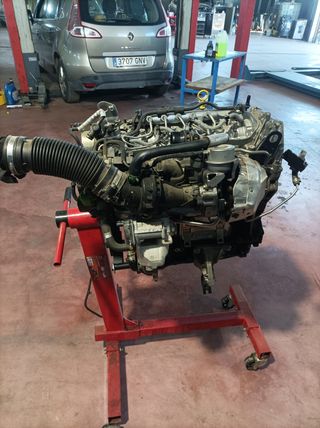 Despiece Motor 1.6 dci sin bloque ni cigüeñal 

