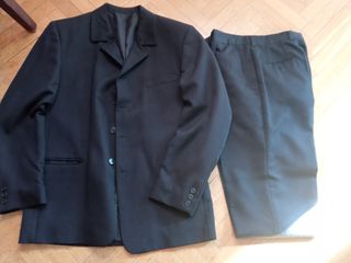 Traje de hombre negro