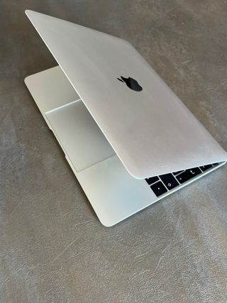MacBook