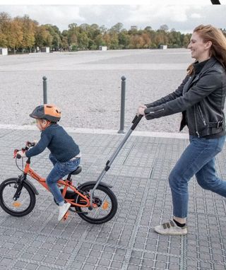 Barra de aprendizaje para bicicleta infantil.