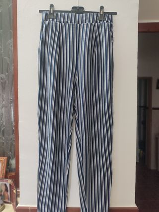 Pantalones de rayas azul y blanco
