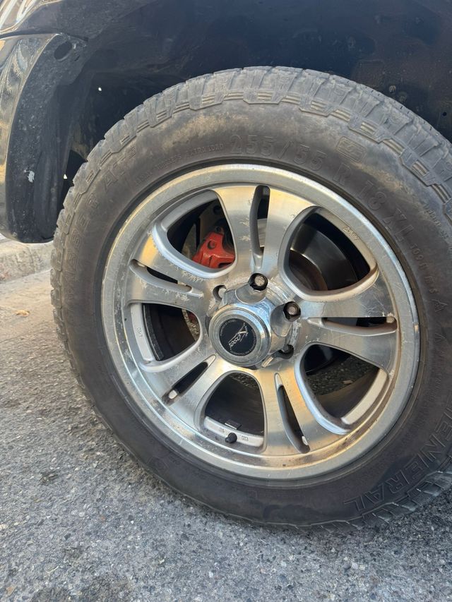 5 Llantas 255/55 R18 con Neumáticos