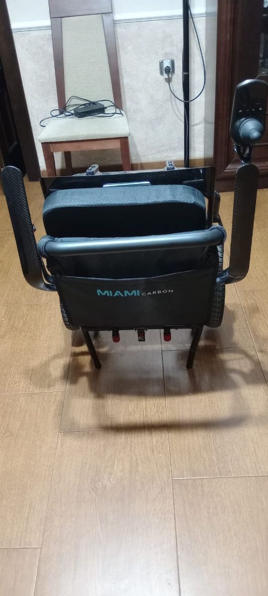 Silla rueda eléc plegable Miami Carbon
2 meses 