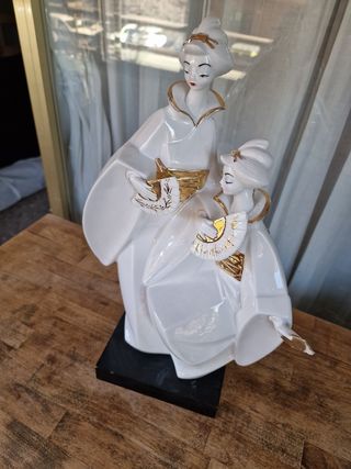 Figura Vintage Estilo Japonés