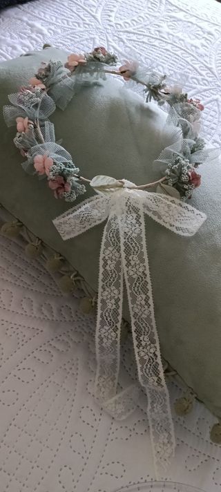 Broche y diadema comunión flores