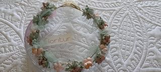 Broche y diadema comunión flores