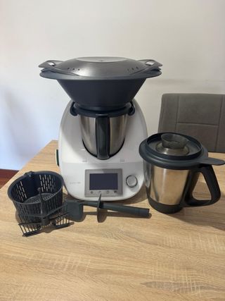 Thermomix TM5 con 2 vasos