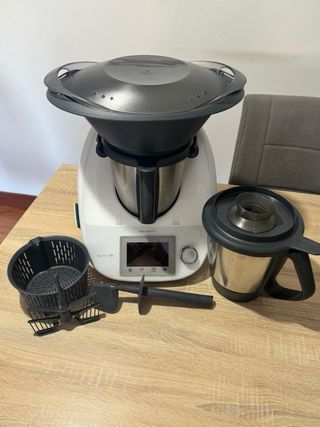 Thermomix TM5 con 2 vasos