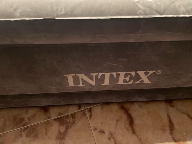 Colchón hinchable INTEX en buen estado