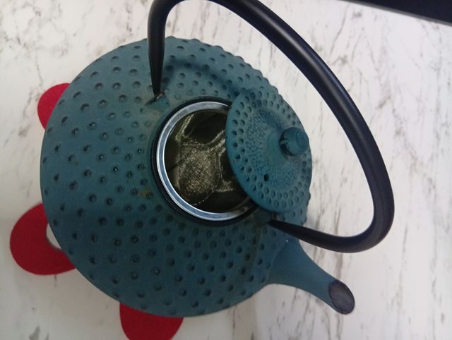 Tetera azul de hierro fundido Tienda CASA