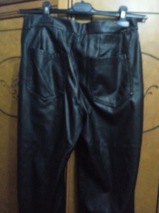 Pantalones polipiel Lefties negros