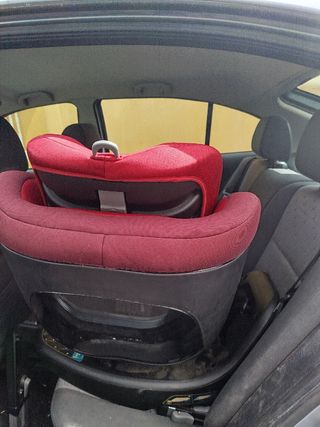 Silla de coche para bebé giratoria