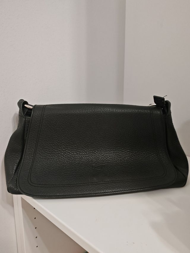 Bolso de piel negro