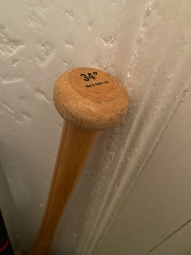 Bate, guante y pelotas de béisbol