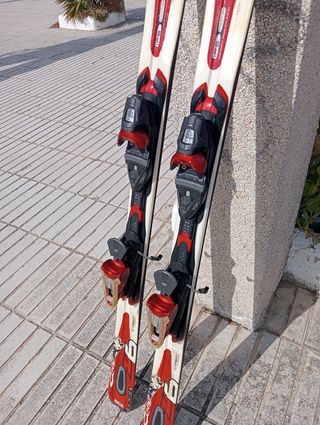 Esquís Rossignol Z6 con fijaciones