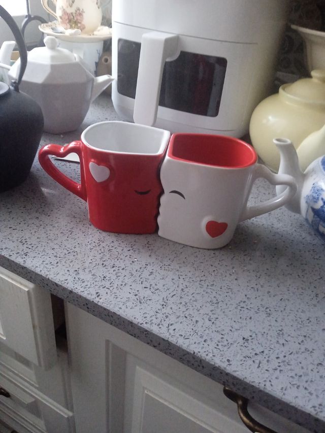 Tazas de pareja con forma de corazón