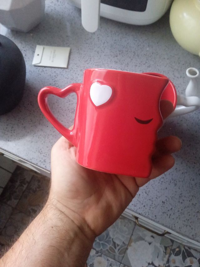 Tazas de pareja con forma de corazón