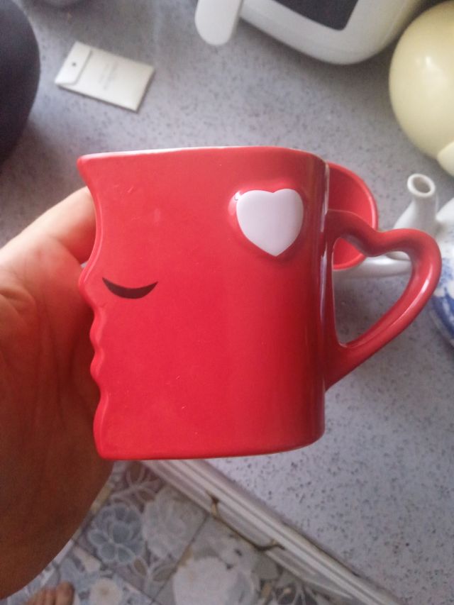 Tazas de pareja con forma de corazón