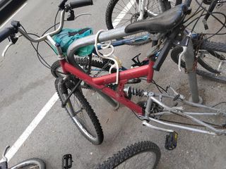 Bicicleta de montaña roja