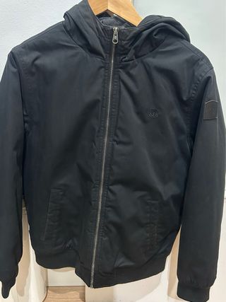 Chaqueta Element Negra con Capucha Niño T/16