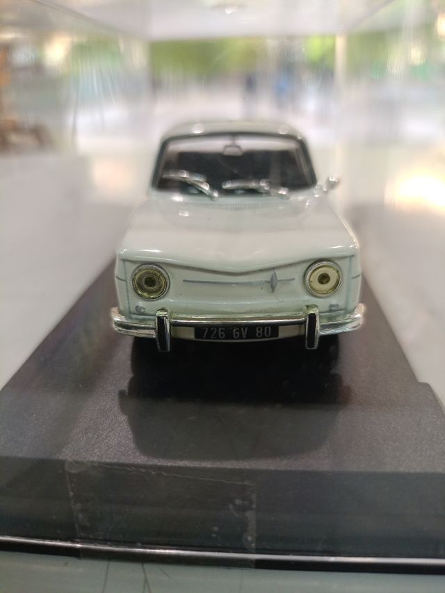 Maqueta Renault R8 1962