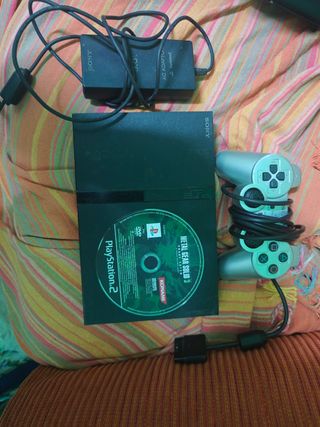 PS2 Slim Negra + Mando + Metal Gear Solid 3