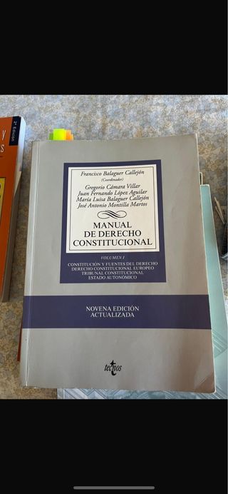 libro de derecho Constitucional I ugr