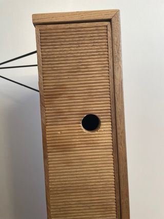 Mueble recibidor de madera natural con cajón