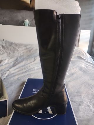 Botas altas negras talla 41. Piel 100%. 