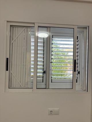Reja de ventana metálica