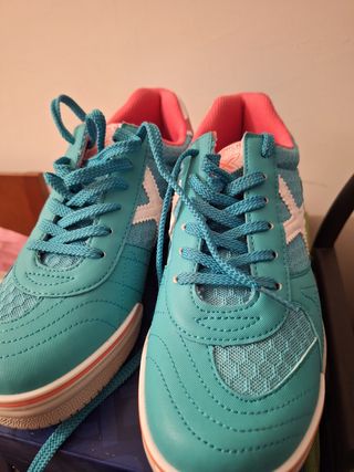 Zapatillas Munich niña T.38 sin estrenar