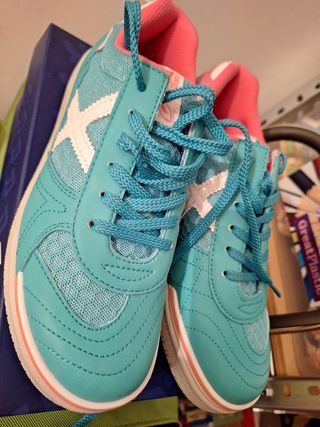 Zapatillas Munich niña T.38 sin estrenar