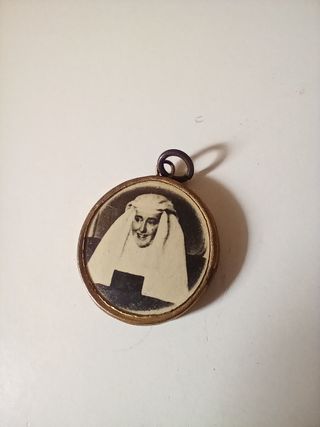 Medalla antigua con retrato