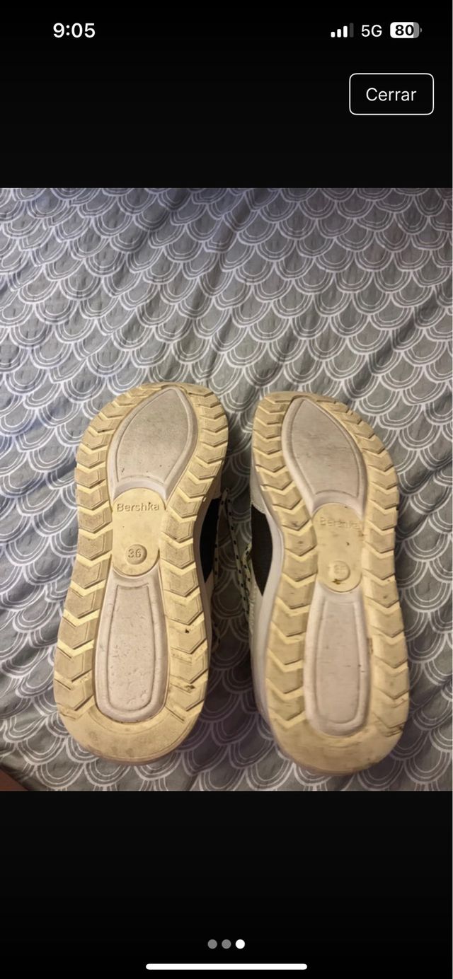 Playeros blancos y multicolor