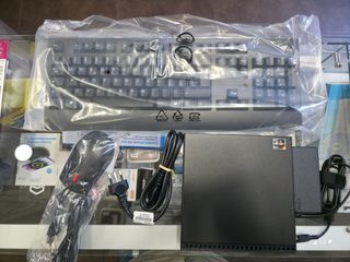 ThinkCentre M75q Gen 2 + ThinkVision 24